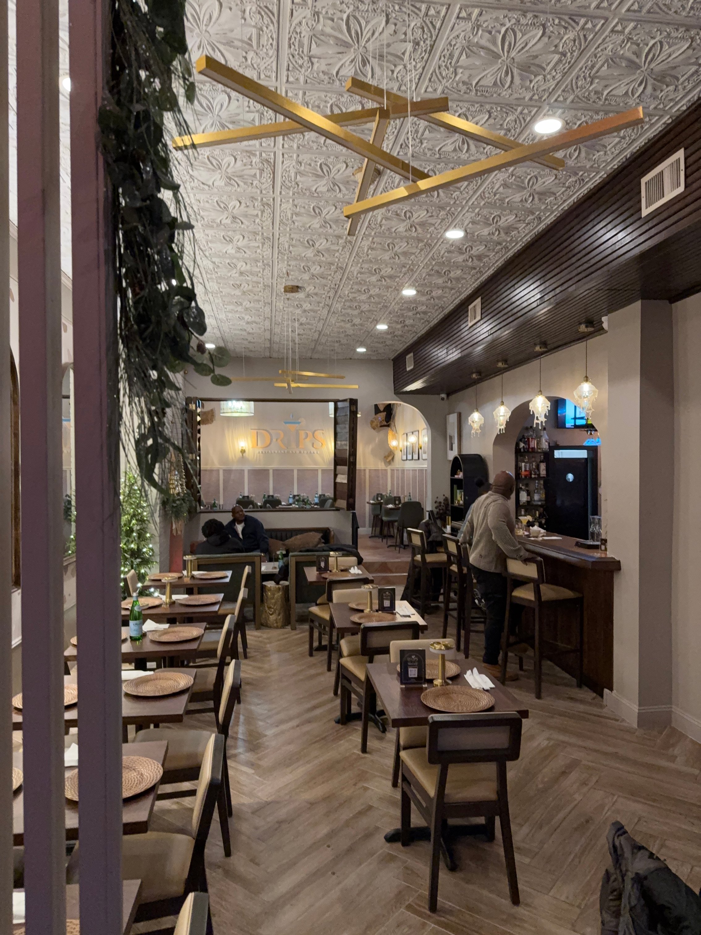 Drips Restaurant and Lounge 